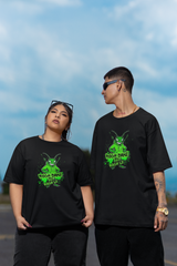 UNSTOPPABLE ROACH Oversized Wit Tee –  Cockroach Revolution Collection