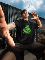 UNSTOPPABLE ROACH Oversized Wit Tee –  Cockroach Revolution Collection