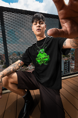 UNSTOPPABLE ROACH Oversized Wit Tee –  Cockroach Revolution Collection